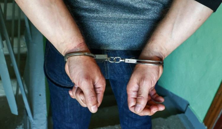 Dvacet záznamů v rejstříku a stejně se nad ránem ve Velkém Poříčí vydal na lup