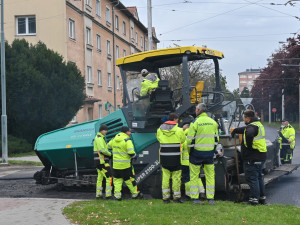 VIDEO: Ulice kolem jihlavské nemocnice mají nový asfalt a jsou opět bez uzavírek