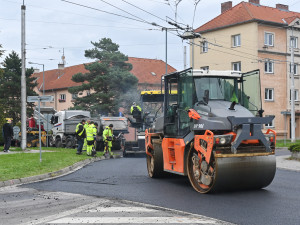VIDEO: Ulice kolem jihlavské nemocnice mají nový asfalt a jsou opět bez uzavírek