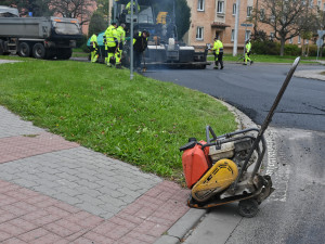 VIDEO: Ulice kolem jihlavské nemocnice mají nový asfalt a jsou opět bez uzavírek