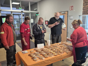 FOTO: Letošní charitativní sbírka Koláč pro hospic byla úspěšná. Nezbyl ani jediný