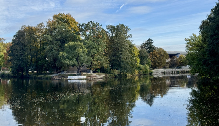 Hladiny Vltavy a Malše už jdou dolů, v příštím týdnu klesnou o celý metr