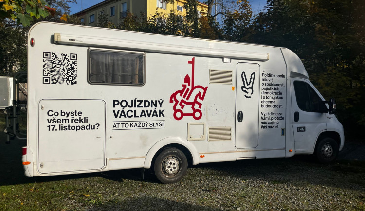 Do Jihlavy přijede obytný vůz Václav, diskutovat chce o hodnotách sametové revoluce