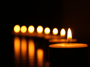 U bystřického gymnázia, jehož žák zemřel, je pietní místo. Buďme k sobě laskaví, říká ředitel