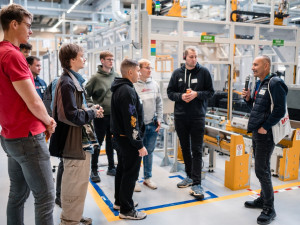 Bosch představil studentům firmu, výrobu a moderní automobilové technologie