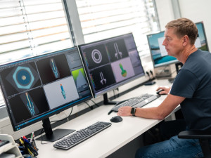 Bosch představil studentům firmu, výrobu a moderní automobilové technologie