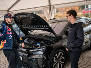 Bosch představil studentům firmu, výrobu a moderní automobilové technologie