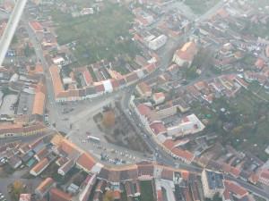 Letecký snímek Dačic.