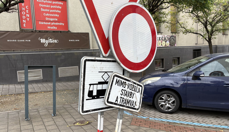 V Králově Poli začala výluka, část Palackého třídy bude na tři týdny zavřená