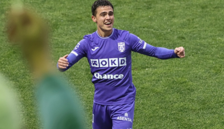 Karviná slaví postup. Čtvrtfinále vystřelil v poslední minutě Samko