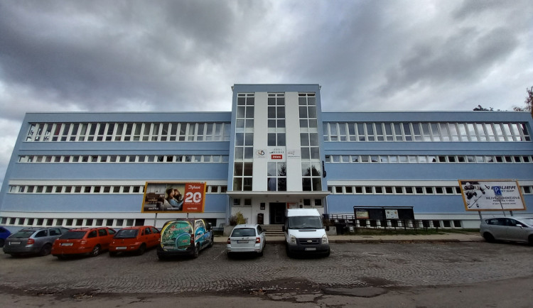 Bazén Rošického slaví šedesátku, učilo se tam plavat už několik generací Jihlavanů