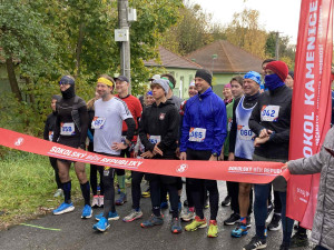 Sokolský běh republiky v Kamenici si užilo opět více běžců, dešti navzdory