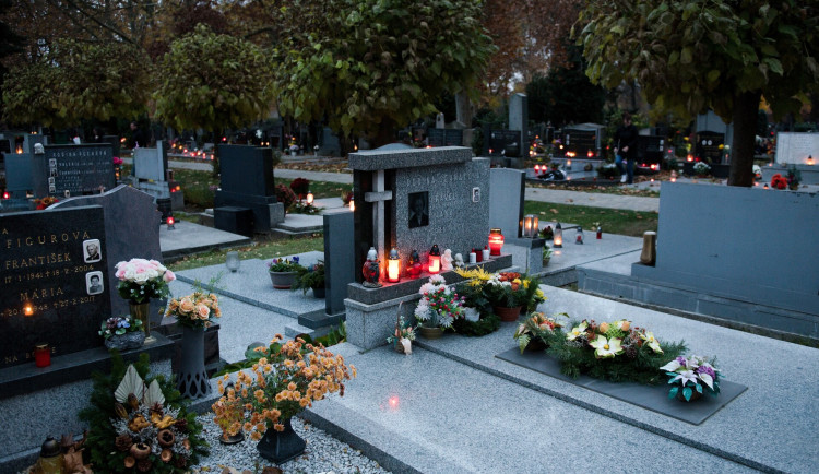 Mapy pomáhají i na hřbitovech. Brněnská firma digitalizuje správu hrobů