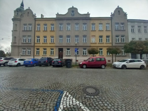 Parkování v Jihlavě XX: U Štefánikova náměstí se měnila pravidla