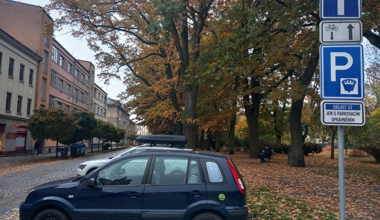 Parkování v Jihlavě XX: U Štefánikova náměstí se měnila pravidla