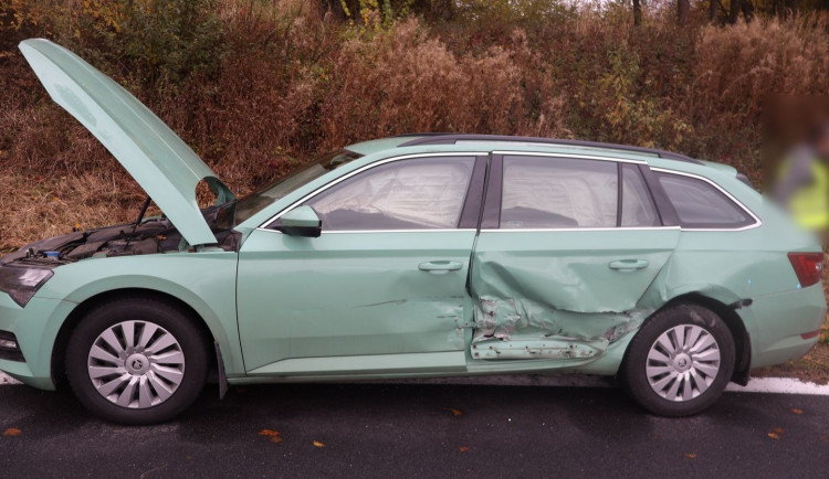 Po nehodě u Lipiny řidič s vozíkem ujel do Opavy. Policie hledá svědky