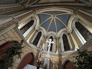 VIDEO: Jihlavská kaple se večer otevřela veřejnosti. Prohlídka zajímala stovky lidí