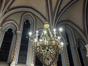 VIDEO: Jihlavská kaple se večer otevřela veřejnosti. Prohlídka zajímala stovky lidí