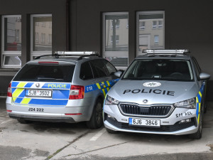 Provoz v Jihlavě dnes ráno komplikuje nehoda čtyř aut