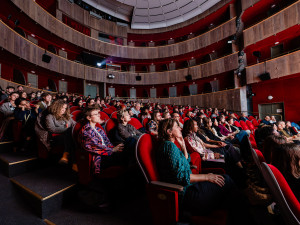 Nejlepšími filmy festivalu dokumentů Ji.hlava jsou Čas do zásahu a Stříbro