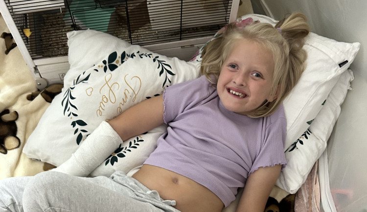 Charitativní koncert v Prostějově pomůže vážně nemocné Elišce, v ČR není léčba