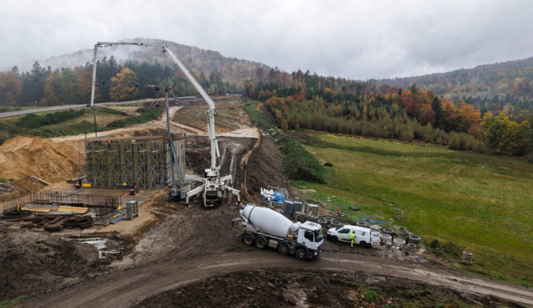 Cesta na Šluknovsko se protáhne o půl hodiny. Starostové uzavření silnice kritizují