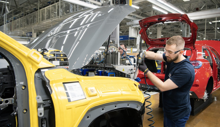 Těžké časy pro automobilku v Nošovicích. Výrobu zastaví i v pondělí 10. listopadu