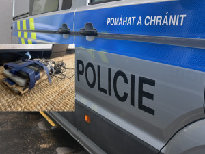 Osmnáctiletý cizinec podváděl se SIM boxy. Nainstaloval je v hotelovém pokoji