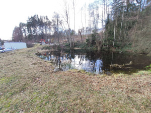 FOTO: Oceněná Cejle na Jihlavsku buduje park s rybníčkem. Podívejte se, jak vzniká