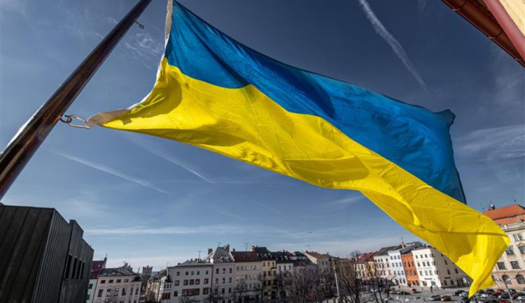 ANKETA: Zůstane na radnici ukrajinská vlajka? Zastupitelé neměli jednotný názor