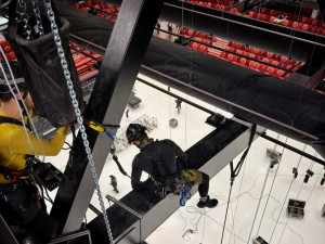 FOTO: Horácká aréna se chystá na sobotní show. Do města má přinést 50 miliard korun