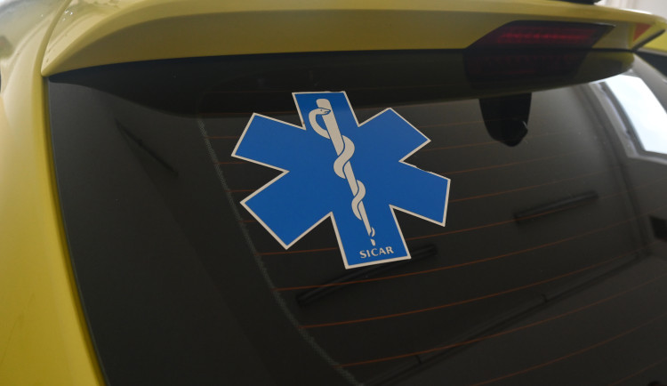 Záchranáři řešili několik poranění cirkulárkou. Radí, co v takovém případě dělat