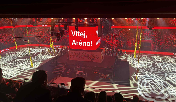 FOTO: Horácká aréna se slavnostně otevírá, tisíce lidí déšť neodradil