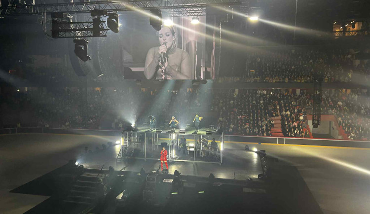 FOTO: Horácká aréna se slavnostně otevírá, Ewa Farna zpívá plné hale