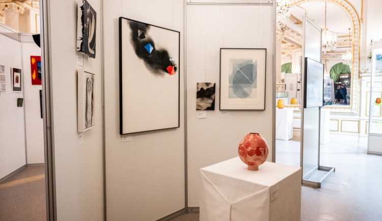 Nadace EURONISA slaví 30 let, v Kavárně Pošta zahájila další předaukční výstavu