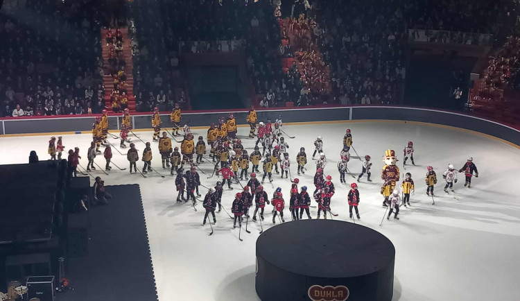 Neúčast malých hokejistů z Třebíče v aréně souvisela s jejich sportovním programem