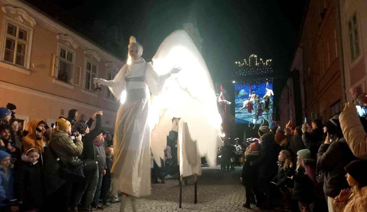 FOTO: Sledujeme příjezd svatého Martina do Jihlavy. Přilákal tisíce lidí