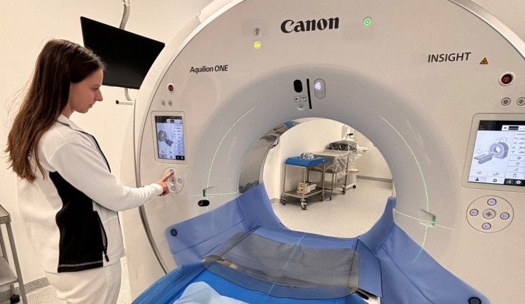 Jihlavská nemocnice má nové CT. Se zpracováním obrazu pomáhá umělá inteligence