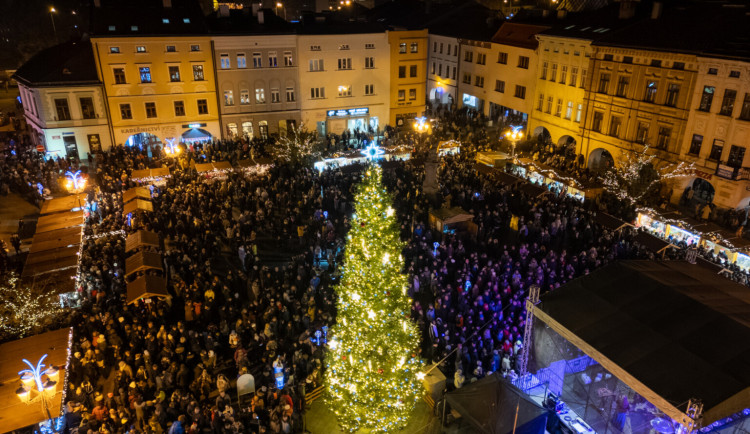 Frýdek-Místek na konci listopadu opět rozsvítí dva vánoční stromy