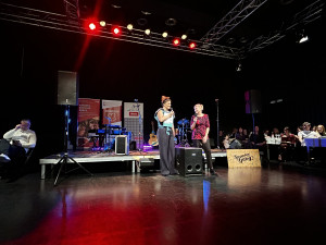 VIDEO: Páteční večer v Jihlavě patřil dobrovolníkům. Takový byl Dobroch 2025