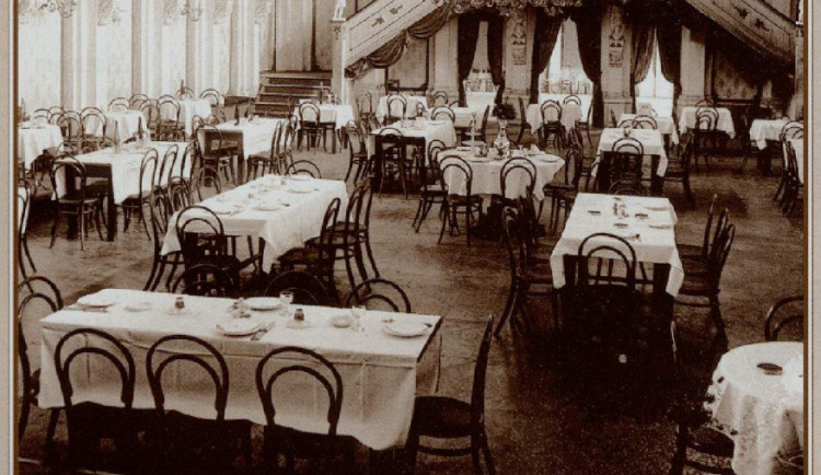 DRBNA HISTORIČKA: Dělnický dům pamatuje Mahlera, komunisty, poštu i odvody na vojnu