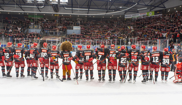 Hokejový Mountfield HK loni snížil ztrátu na necelých devět milionů korun