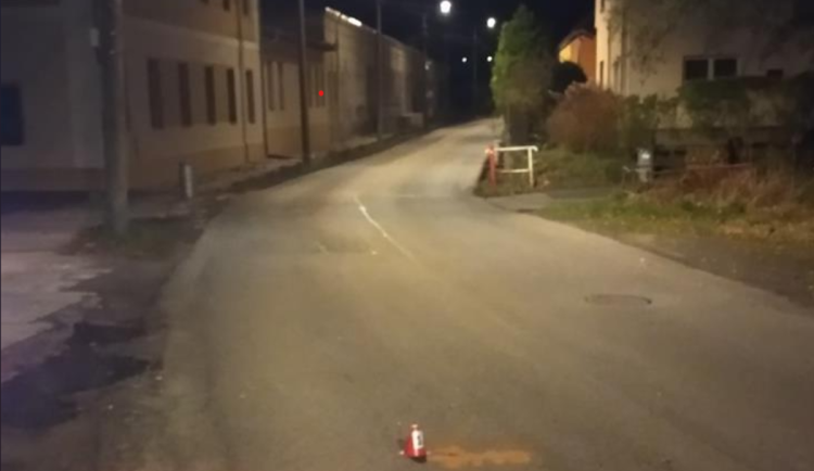 Neznámý řidič se v Hejnicích střetl s chodcem a ujel, policie hledá svědky