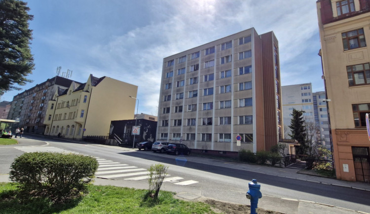 Jablonec nad Nisou bude jednat o odkoupení firmy, která vlastní ubytovnu Neptun