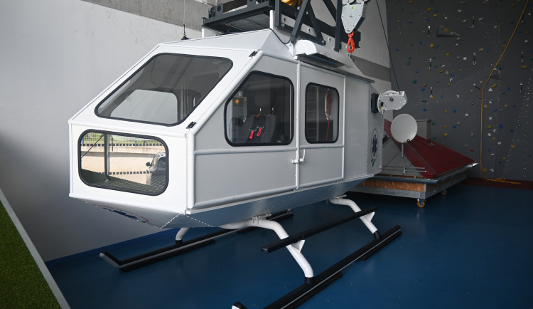 V Jihlavě je unikátní trenažér. Dovednosti však posádka vrtulníku v praxi nevyužije. Foto: Daniela Drozdová