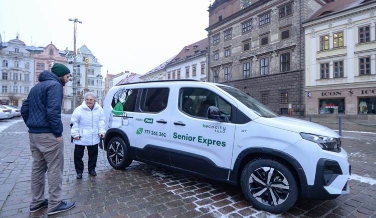 Individuální jízda Senior Expresem výrazně zdraží, službu od ledna převezme soukromník