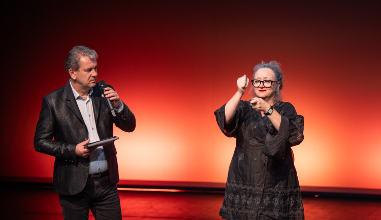 Pomoc seniorům či handicapovaným. Cenu Křesadlo si letos odneslo devět dobrovolníků