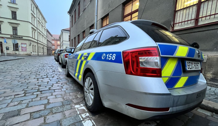 Pracovnice přepravní společnosti na Náchodsku si nechávala balíky pro sebe