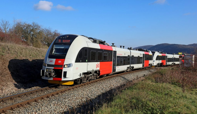 Výhodnější jízdné elektronicky. PID chystá od nového roku několik změn