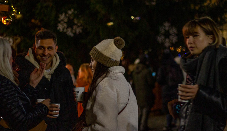 POLITICKÁ KORIDA: Zastupitelé hodnotí vánoční trhy v centru Brna